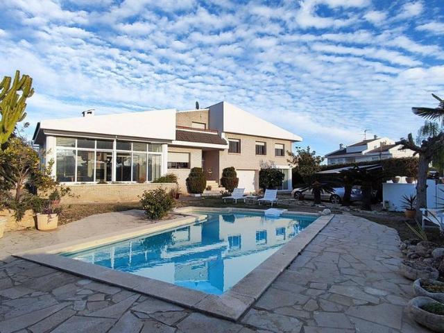 Exclusiva casa de 399 m2 en venta Alcanar, España