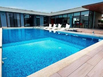 Exclusiva Casa de Campo de lujo, moderna con finos acabados
