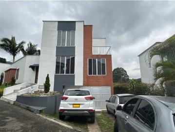 Exclusiva casa de campo en venta Dos Quebradas, Departamento de Risaralda