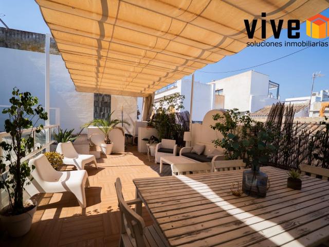 Exclusiva Casa de Diseño con Piscina Privada en el Centro Histórico de Sevilla