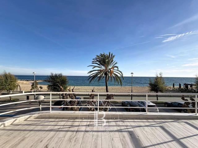 Exclusiva casa de lujo en primera línea de mar — Caldes d’Es. 275m² Caldes d'Estrac