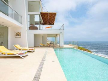 EXCLUSIVA CASA DE PLAYA EN VENTA PLAYA MISTERIO LIMA