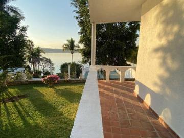 EXCLUSIVA CASA EN TEQUESQUITENGO