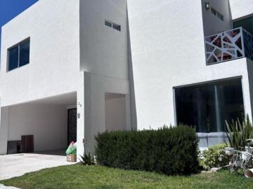 Exclusiva casa en venta atrás de plaza San Diego