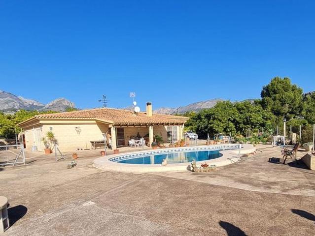 Casa de alto standing en venta Callosa de Ensarriá, España