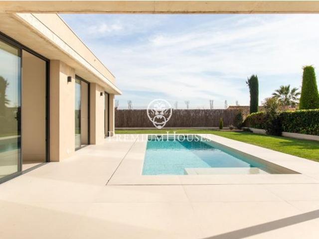Exclusiva casa en venta de una sola planta en Supermaresme Golf