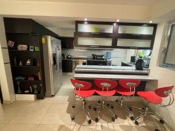 Exclusiva Casa en Venta en Jardines Universidad
