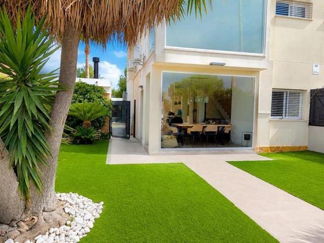 Exclusiva casa en venta Monforte del Cid, España