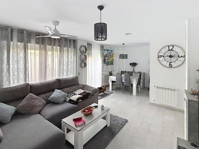 Exclusiva casa en venta Moraleja de Enmedio, España