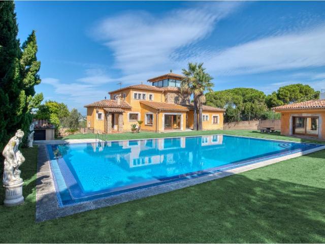 Exclusiva casa en La Escala con vistas al mar