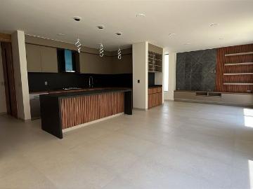 CASA EN RENTA EN ALTOZANO
