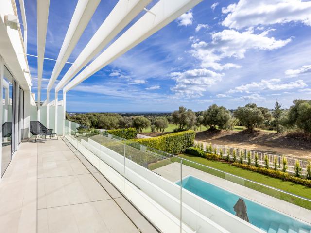 Exclusiva casa pareada en primera línea de golf. La Reserva de Sotogrande