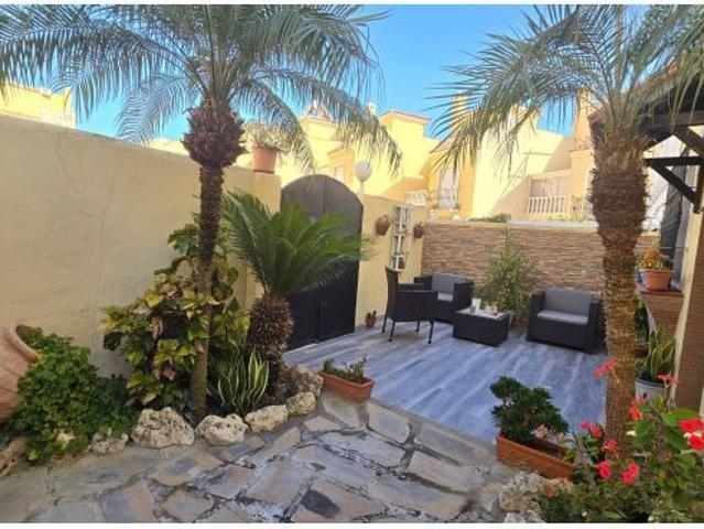 Exclusiva casa pareada en Seghers, Estepona, a 200 metros de la playa