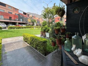 Exclusiva Casa Remodelada en Condominio en Av. Javier Prado Este Ate