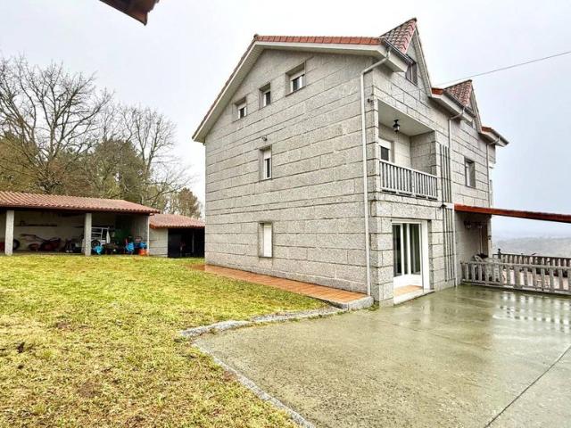 Exclusiva Casa rural de 412 m2 en venta Toén, Galicia