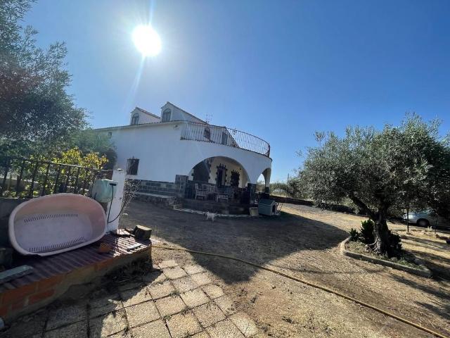 Exclusiva Casa rural de 2383 m2 en venta Alcuéscar, España