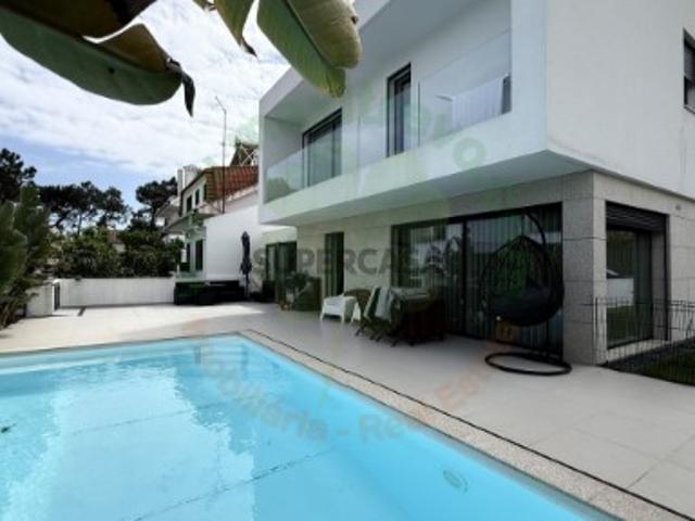 Exclusiva e elegante moradia T4 com piscina, na Aroeira