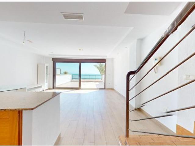 EXCLUSIVA EN PRIMERA LÍNEA – DÚPLEX DE LUJO EN ARENALES DEL SOL