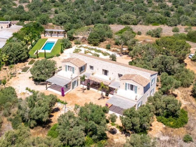 Exclusiva finca de lujo con impresionantes vistas a Cabrera cerca de Es Trenc