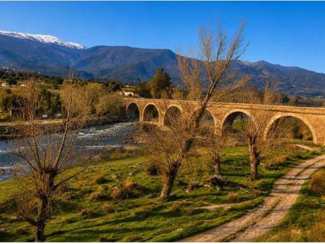 EXCLUSIVA FINCA ECOLÓGICA DE 243 HECTÁREAS EN ÓRGIVA