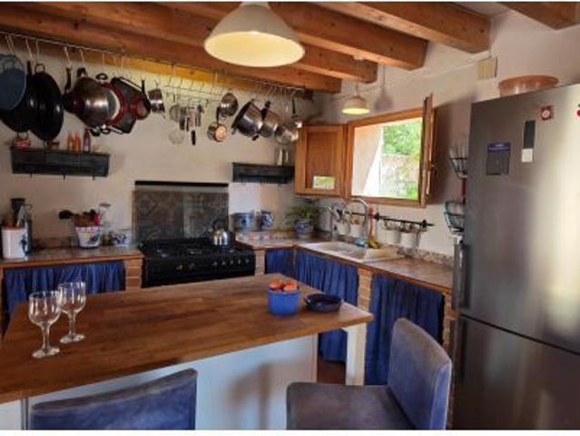 Exclusiva finca rústica con masía restaurada, naturaleza mediterránea y total autosuficiencia en Tiv