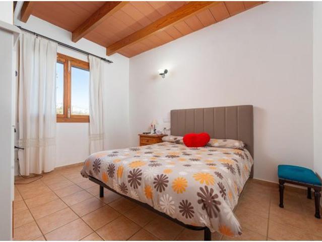 Exclusiva finca rústica con residencia unifamiliar y vistas a la Tramuntana en Inca