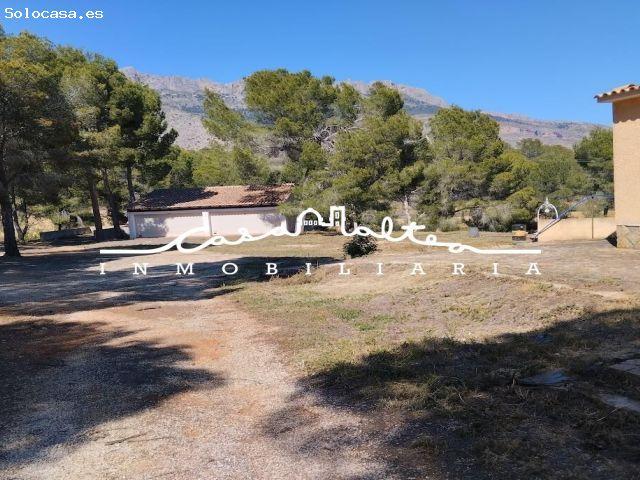 EXCLUSIVA FINCA RUSTICA CON VILLA DE LUJO JUNTO URBANIZACION SANTA CLARA ALTEA