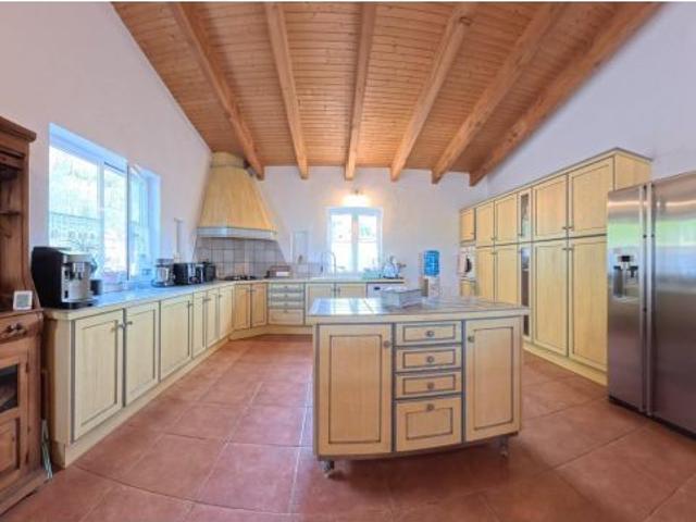 Exclusiva finca rústica de lujo con calidad de construcción suiza, autosuficiencia energética, casa