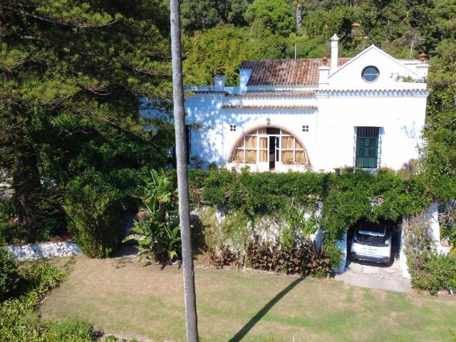 Exclusiva finca urbana sobre 3 parcelas sumando un total de. 500m² El Pelayo