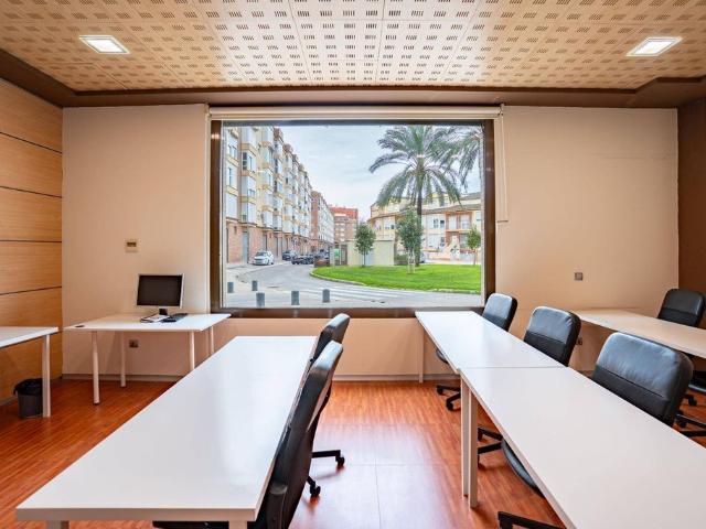 Exclusiva oficina de 544 mq en alquiler Silla, España