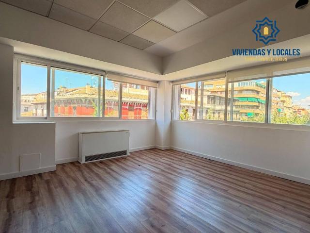 Exclusiva oficina de 570 mq en alquiler Granada, Andalucía