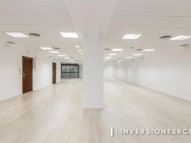 Exclusiva oficina de 243 mq en alquiler Barcelona, Cataluña
