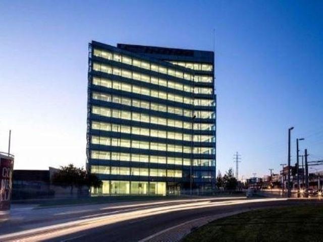 Exclusiva oficina de 265 mq en alquiler Cornellà de Llobregat, Cataluña