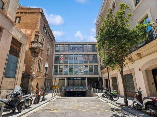 Exclusiva oficina de 316 mq en alquiler Barcelona, España