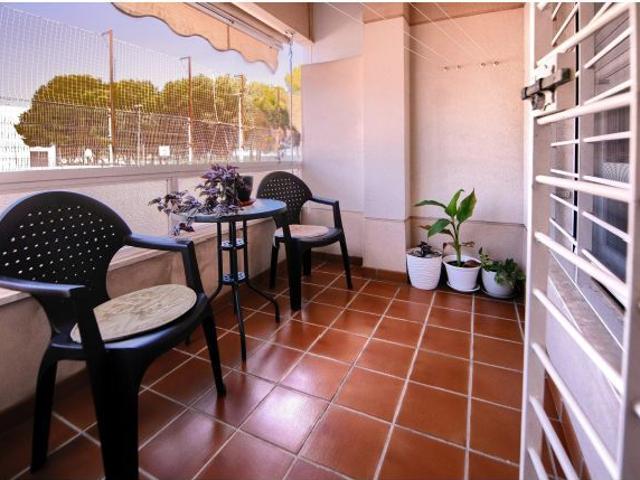 EXCLUSIVA LUZ DEL SUR: 3 dormitorios, patio y garaje junto al mar