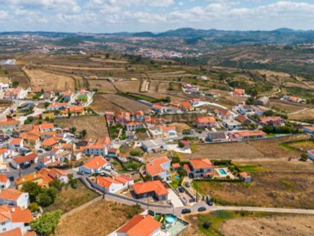 Exclusiva Moradia T3 Térrea com Jardim Privativo e Vista Serra |Faiao |Sintra