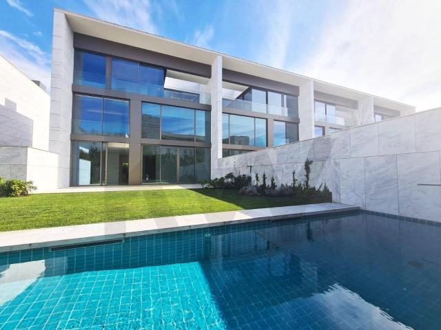 Exclusiva Moradia T3+1 de Luxo no Centro de Cascais | Condom. 332m² Cascais e Estoril
