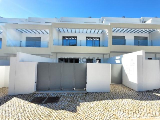 Exclusiva Moradia T3+1 em Tavira Modernidade, Conforto e Qualidade Superior!