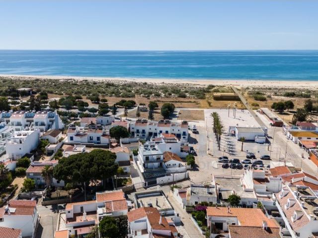 Exclusiva Moradia T4 de Luxo à Beira Mar com Piscina Privada. 77m² Vila Nova De Cacela