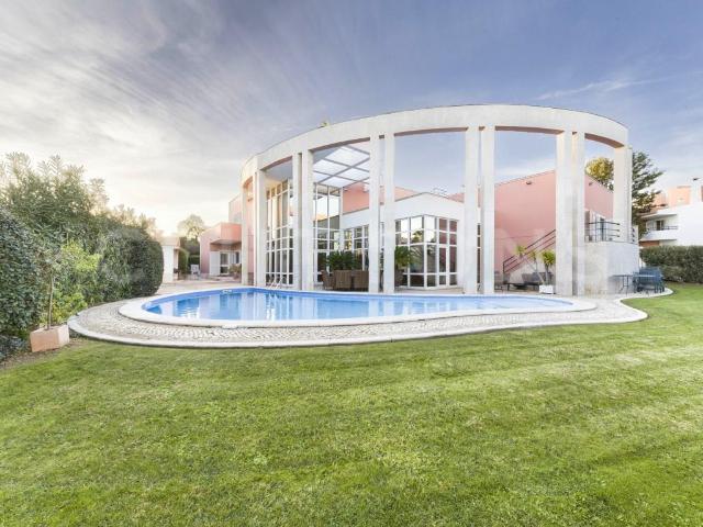 Exclusiva Moradia T5 com piscina no centro de Faro 806m² Faro sé
