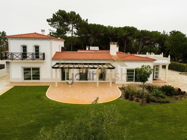 Exclusiva moradia T6 próxima da praia e golfe 564m² Amoreira