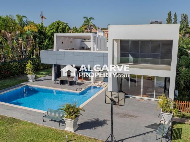 Exclusiva Moradia V5 no Campo de Golfe em Vilamoura, Algarve 490m² Quarteira