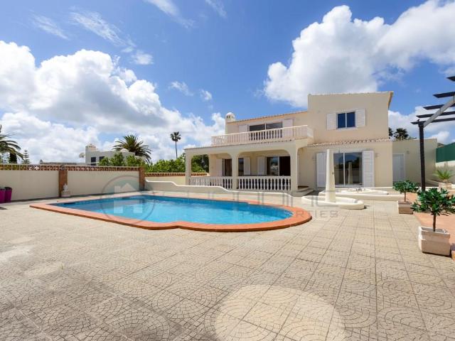 Exclusiva Moradia com 4 quartos amplas áreas exteriores, pis. 200m² Praia da Luz