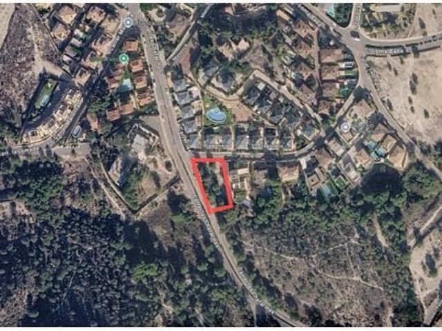 EXCLUSIVA PARCELA URBANA DE 1.433 m2 EN LA LOMA BADA PETRER