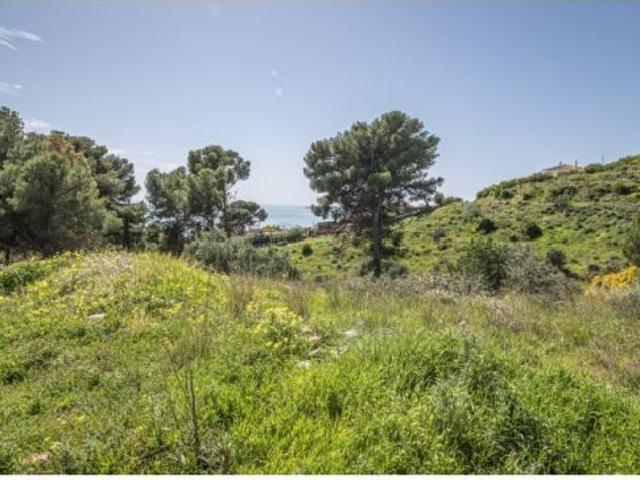 Exclusiva parcela con proyecto de villa de lujo contemporánea en Benalmádena