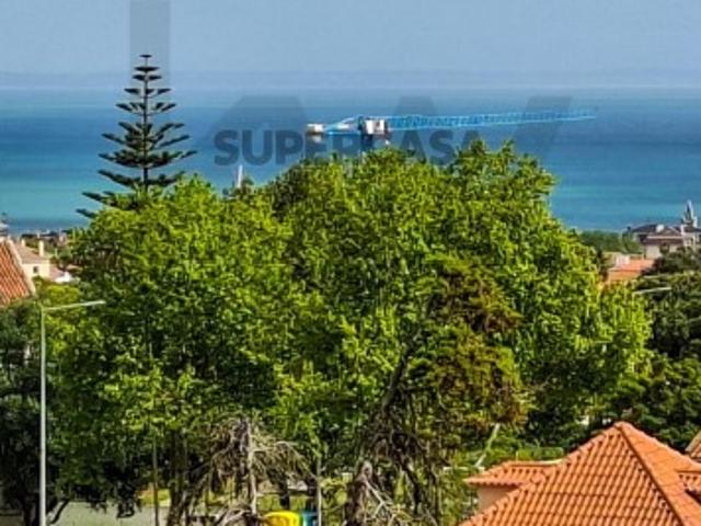 Exclusiva Penthouse T2+1 com Vista Mar | Bº Assunção/Cascais/ com 2 lugares de garagem e elevador