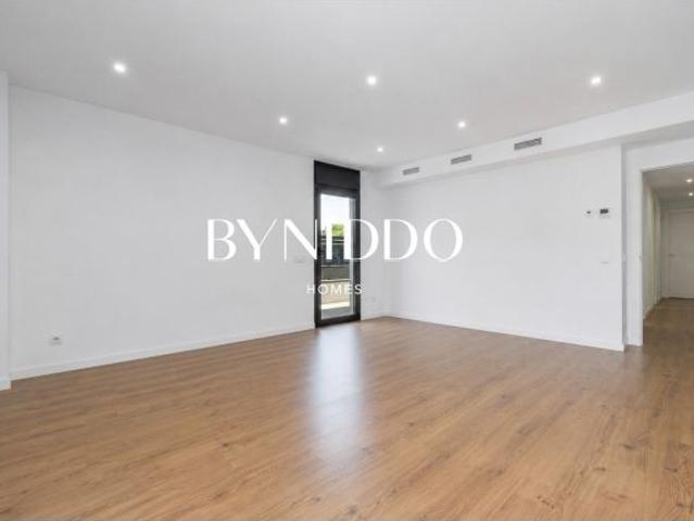 Exclusiva planta baja con jardín privado en Volpelleres