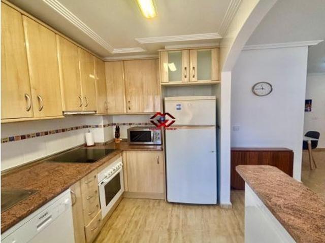 Exclusiva planta baja con patio privado a pocos metros del paseo marítimo