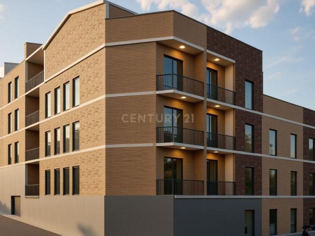 Exclusiva planta baja de obra nueva con terraza en el centro de La Roca del Vallès