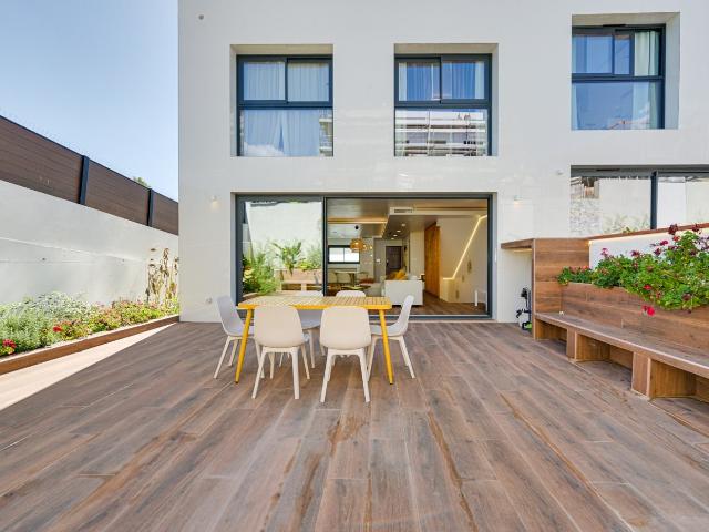 Exclusiva promoción de obra nueva con vistas al mar, y frent. 200m² Montgat